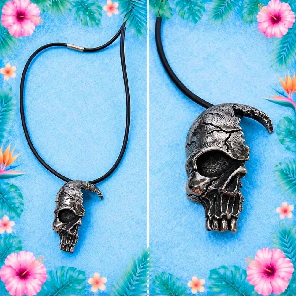 JM0008 Gothic Skull Pendant Necklace Black Rubber Cord